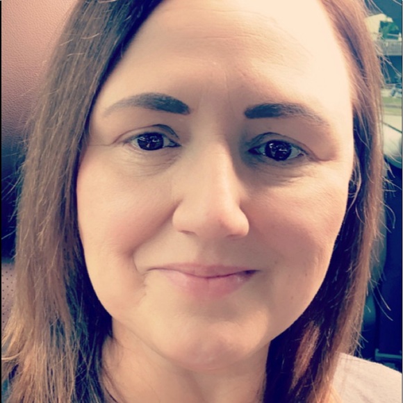 Meet your Posher, Lisa - Picture 1 of 1